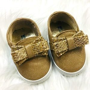 MICHAEL MICHAEL KORS sz 3 Baby Shoes Soft Sole Slip On Metallic Bows Gold NWT
